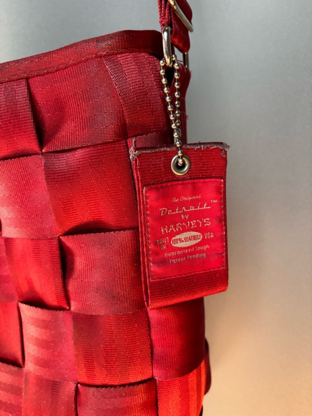 Harvey’s Seatbelt Crossbody Bag in Red - Picture 3 of 10